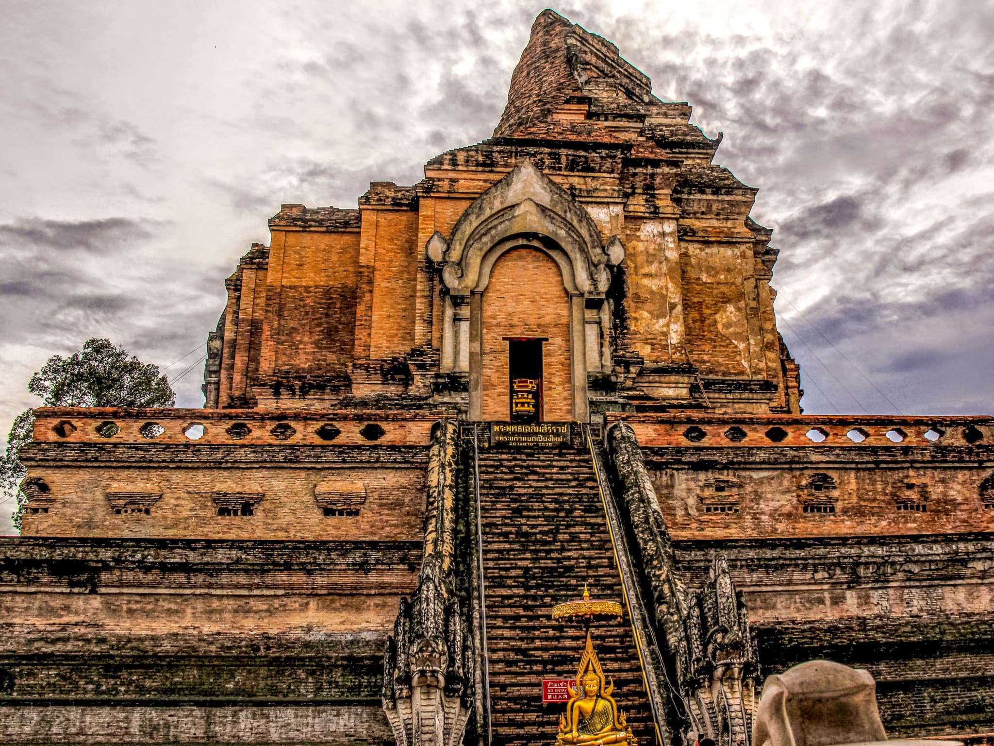 Chiang Mai Old City and Temples Walking Tour - main image