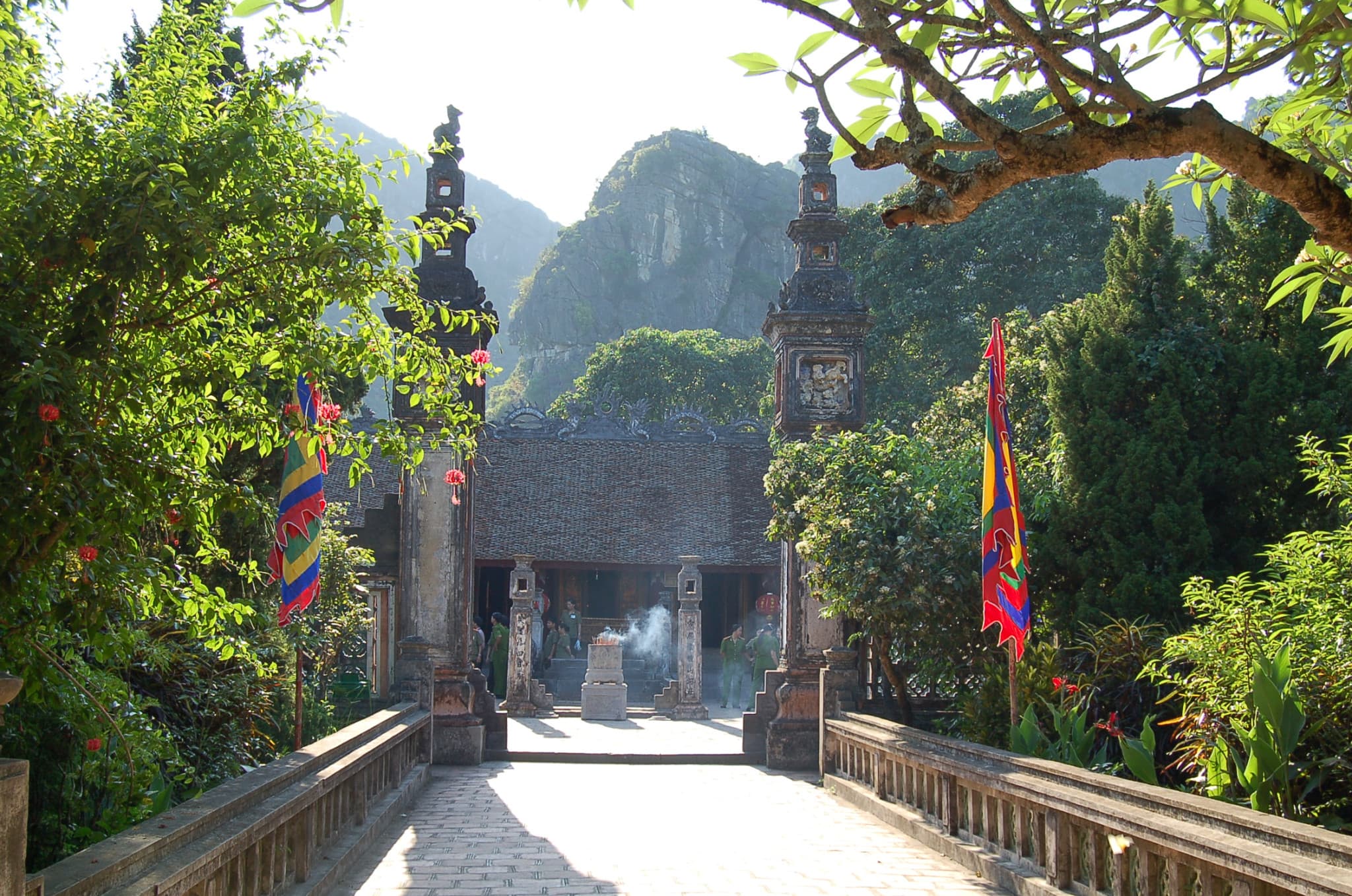 Hoa Lu and Tam Coc Tour from Hanoi - image 2