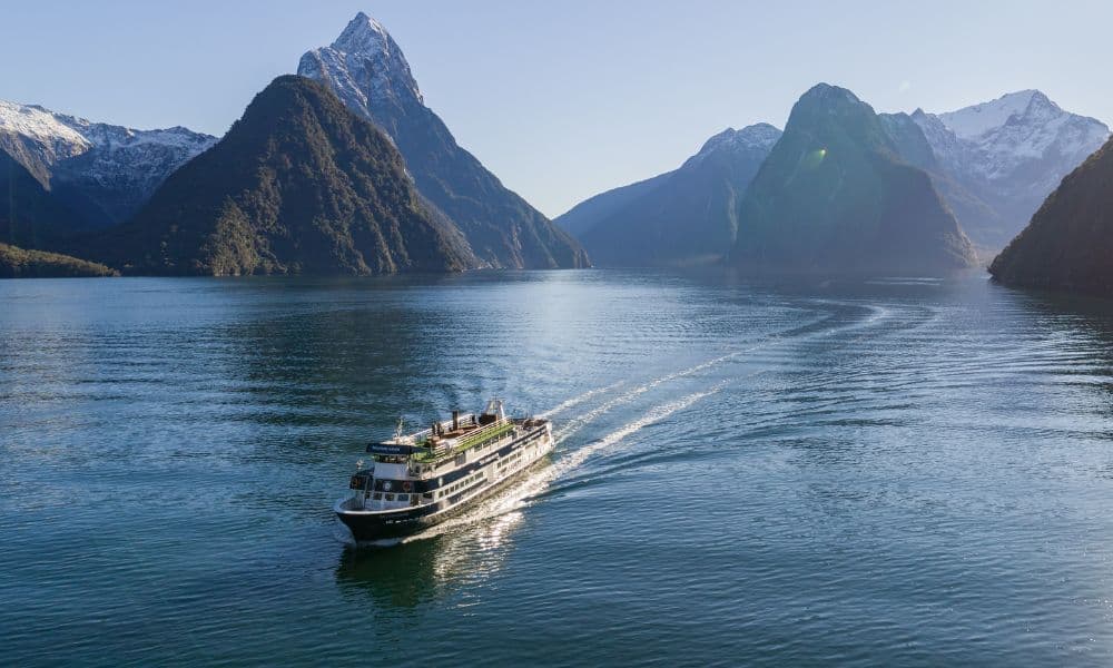 Milford Sound Coach and Cruise from Te Anau - main image